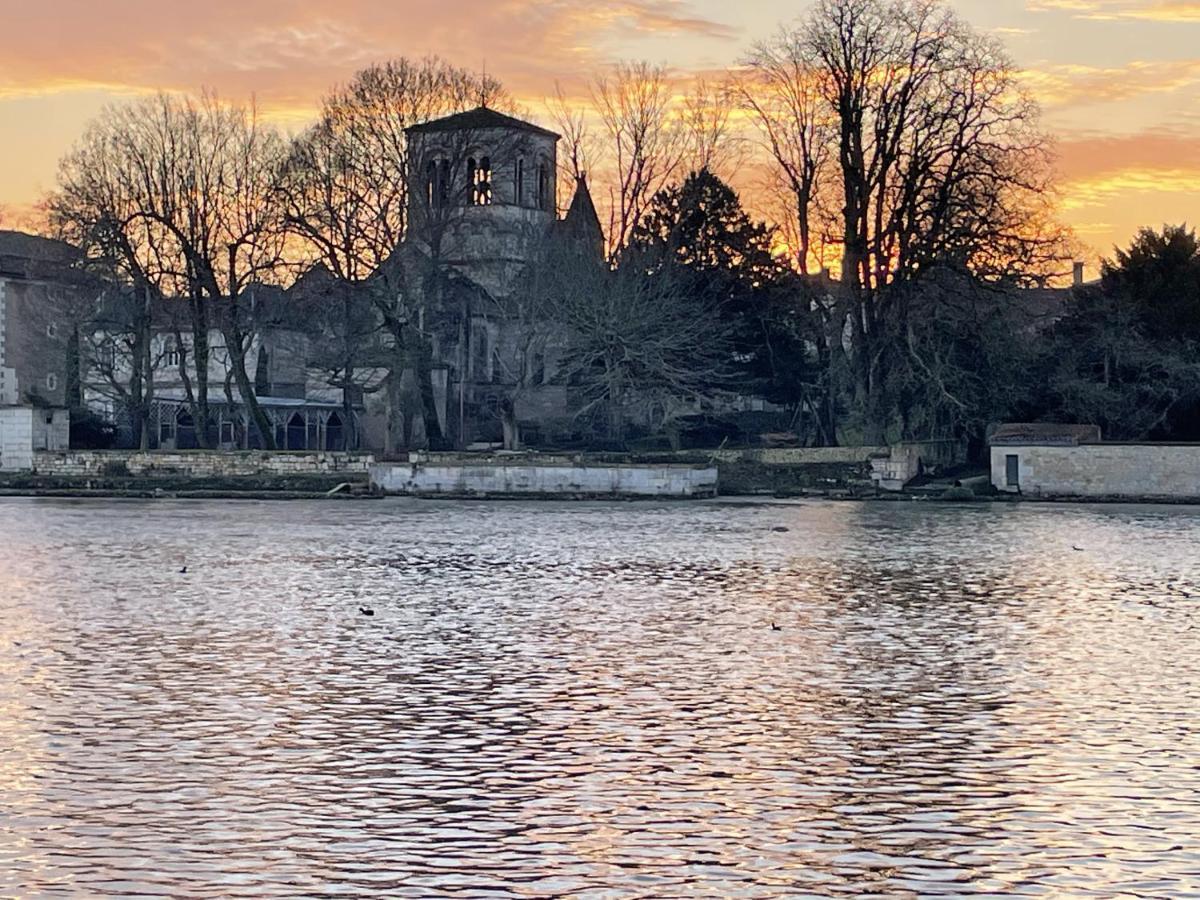 Chateau De Maumont *